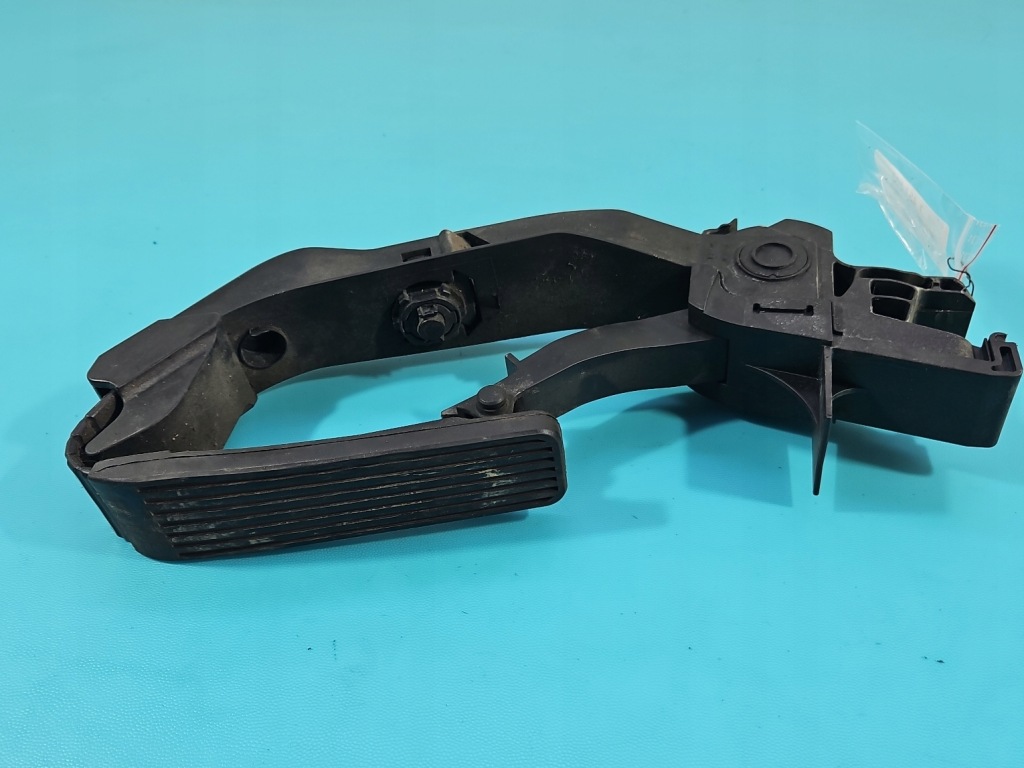 фото №1, Педаль газа потенциометр mercedes cls c219 a2113000604 3.5 v6 272964