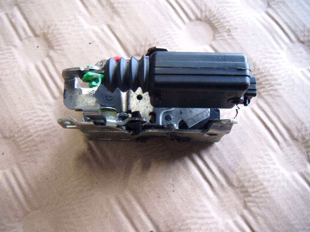 фото №2, Dacia logan замок левый перед