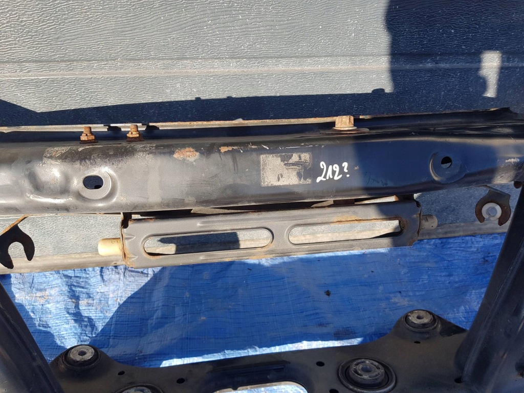 Підрамник задні підрамник підрамник задній mercedes- e w212 в Україні