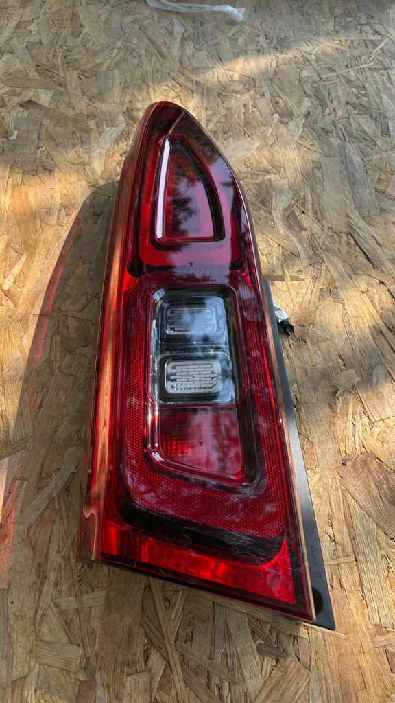 фото №1, Лампа левая задняя citroen berlingo iv combo e proace city