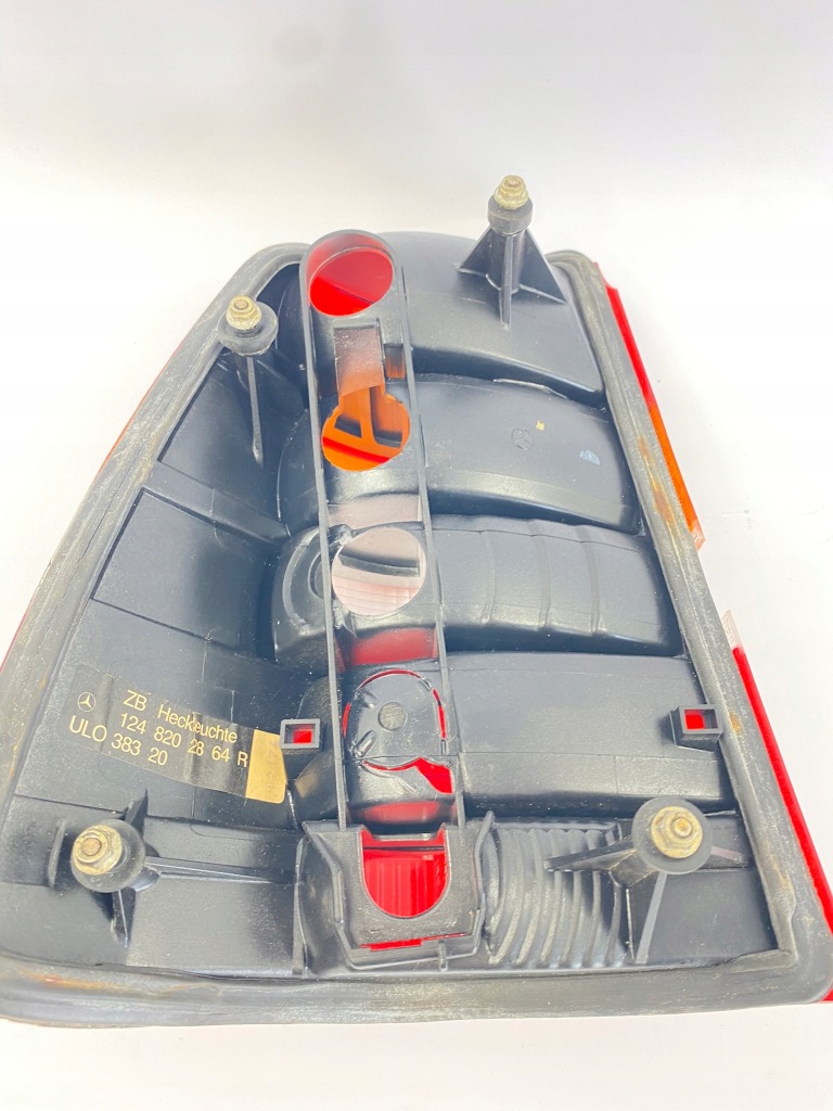 Лампа задня права задній пасажира mercedes w124 kombi s124 1248202864 uszkodzo Ціна