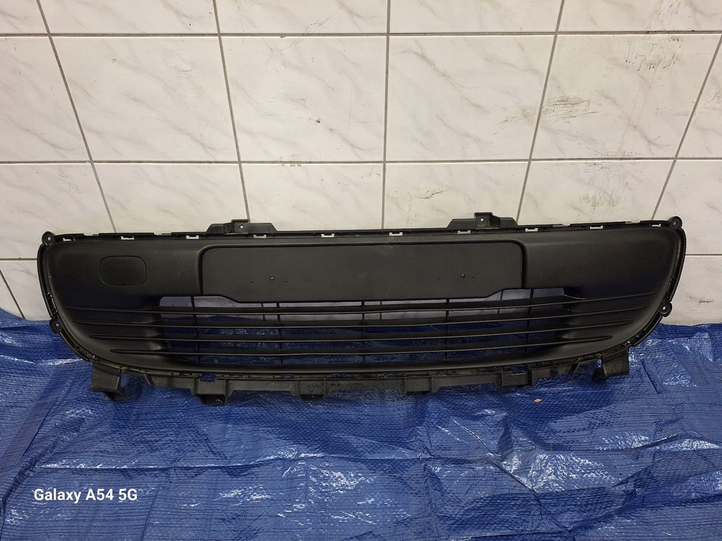 фото №1, Решётка средняя бампера решётка радиатора renault twingo iii 16r 1,0 sce