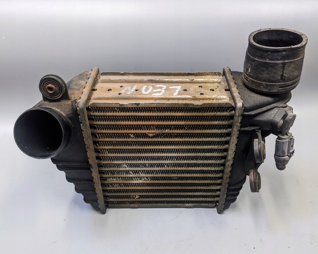 фото №1, Радіатор інтеркулер seat leon pa66gf35