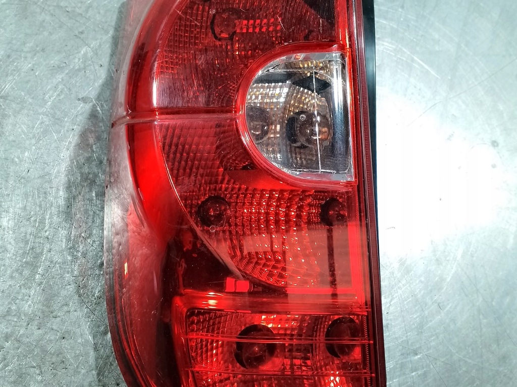 фото №1, Лампа задняя левая mitsubishi colt vi хэтчбек 5 дверь 8330a479