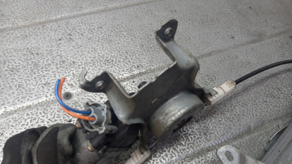 фото №5, Подъемник правый задняя nissan primera p12 1.9dci 03r