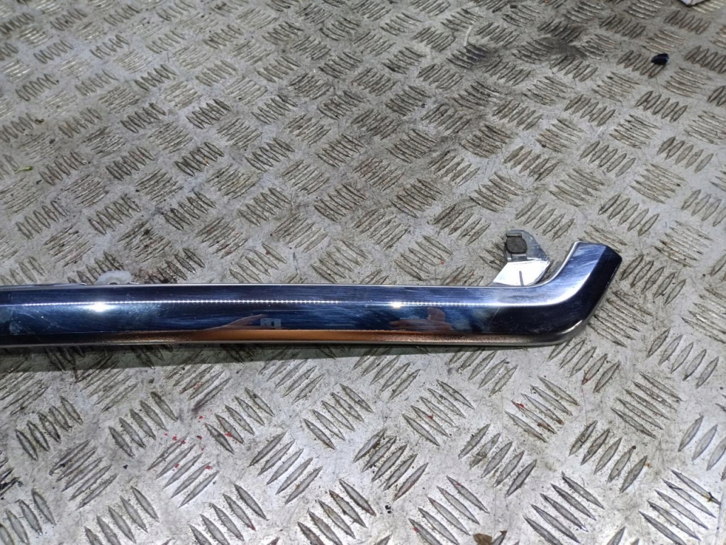 фото №4, Subaru forester iv молдинг решётка радиатора перед 91121sg000