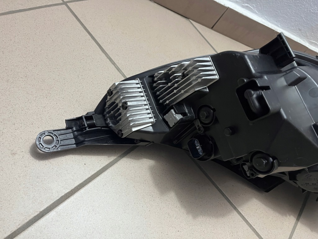 Фара передня перед права hyundai i30 3 3 рестайлінг  full led 20- 92102-g4600 Зі Шроту