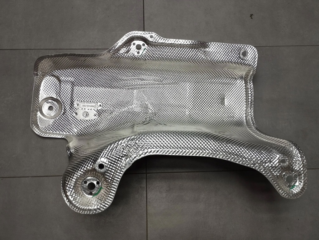 фото №1, Vw polo vi защита тепловая 2q0825701