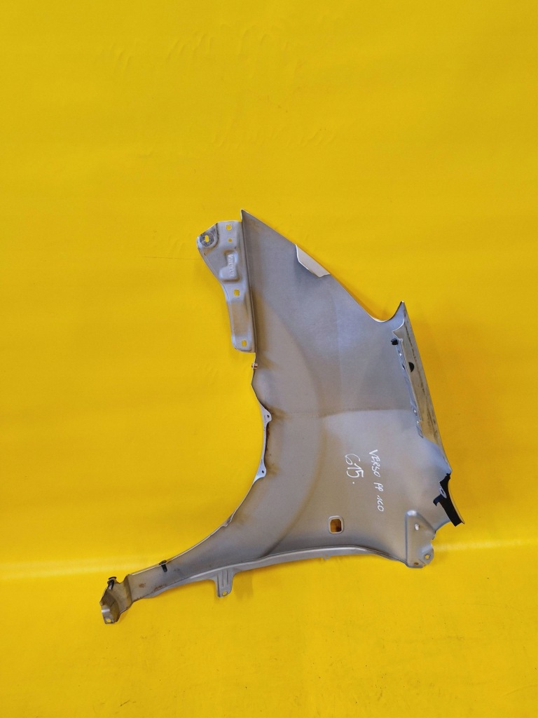 Крыло правый перед передний toyota verso 2 lak: 1c0 nr615 в Украине