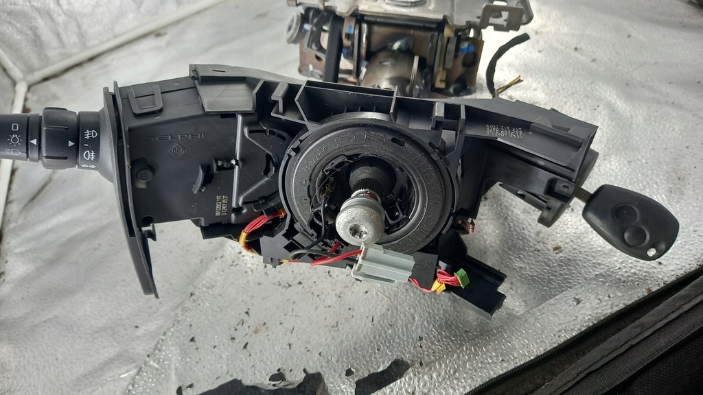 фото №2, Колонка рулевая renault clio 1.2b iii 07r