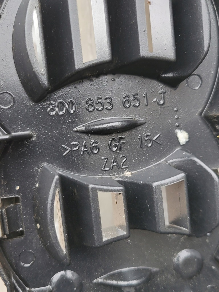 Капот крышка двигателя решётка  решётка радиатора ригель омыватель audi a4 b5 8d0 серебристая Цена