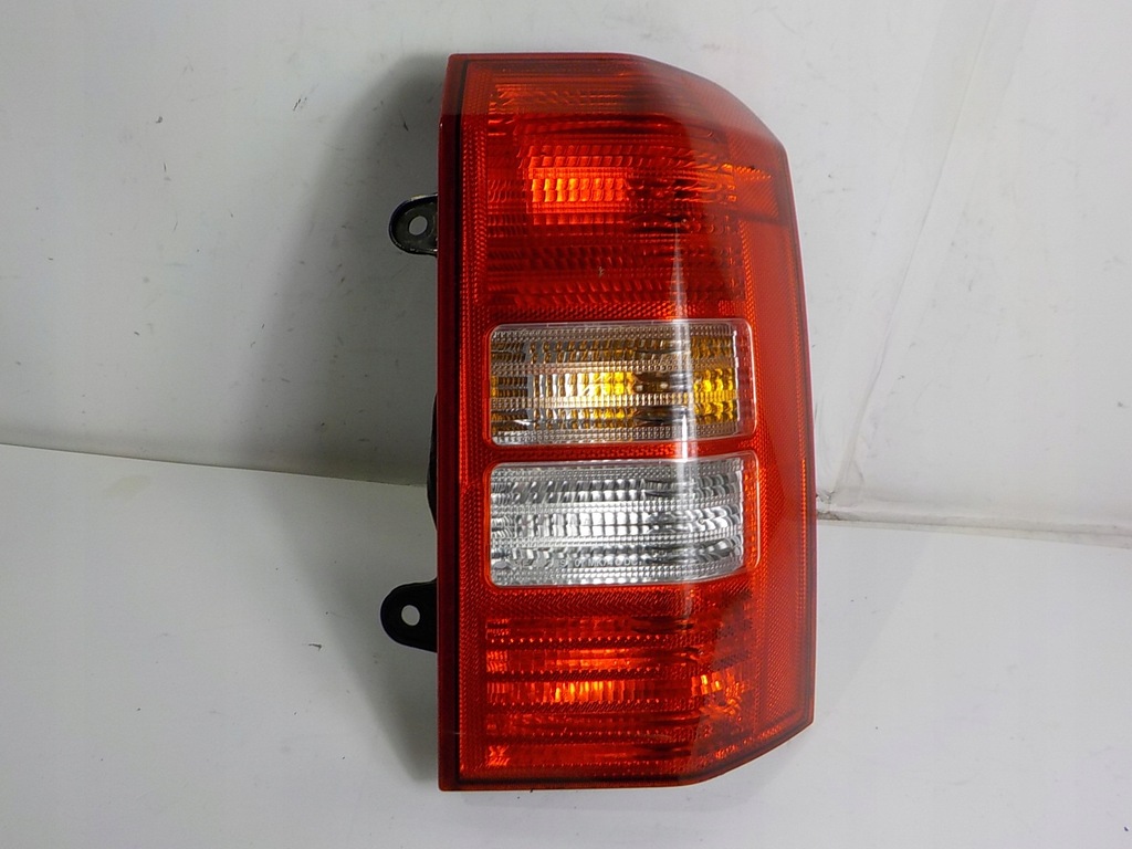 фото №1, Jeep patriot лампа правая задняя задняя