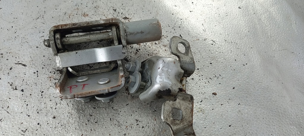 фото №2, Петля правый задняя renault clio iii 07r