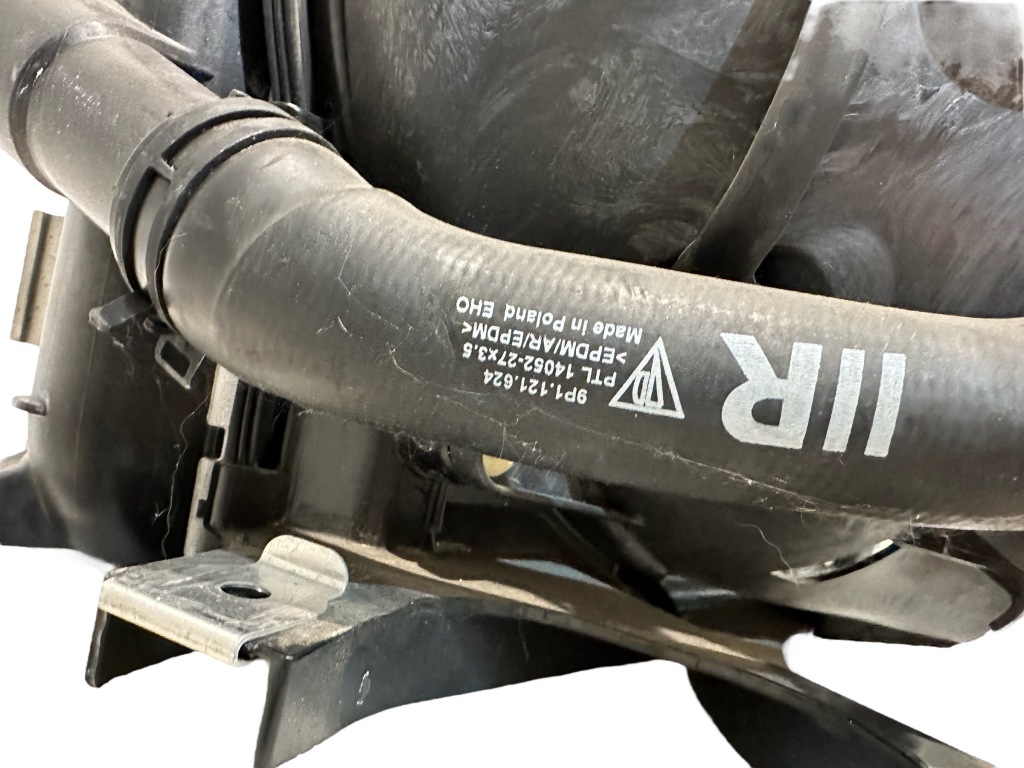 Porsche 991 gt3rs радіатор води 9p1121612 9p1121624 9p1121250 9p1121252 Недорого