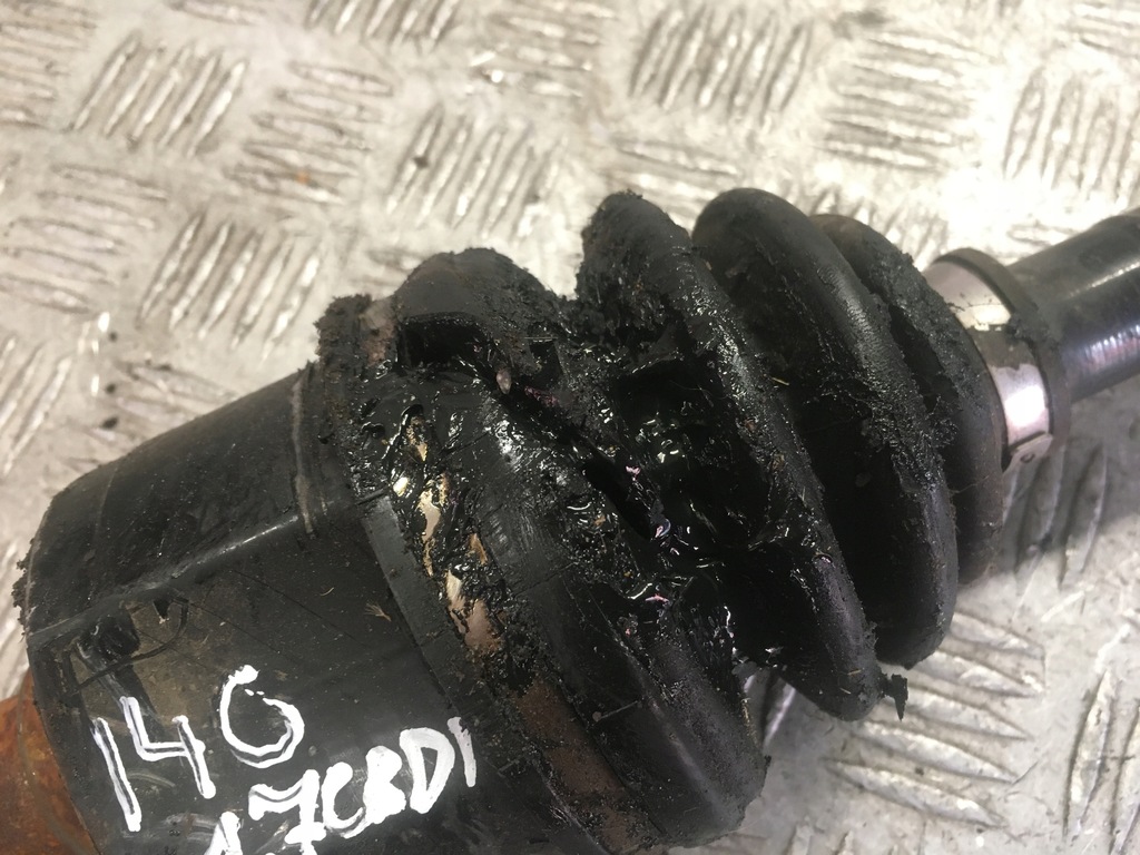 фото №5, Hyundai i40 привідний вал лівий перед