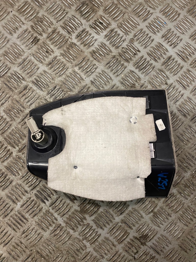 фото №2, Заглушка багажника правий задня mercedes w251 r-klasa