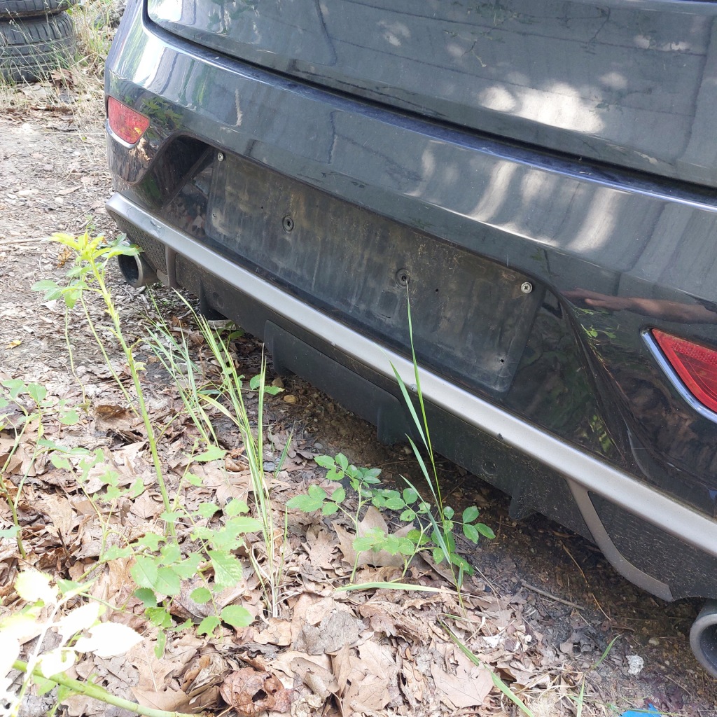 Volvo v40 ii 2014 r-design бампер задній kompletny колір 452-46 pdc напрямні Недорого