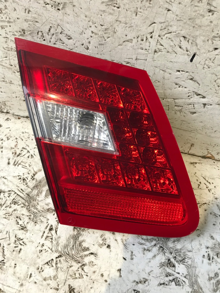 фото №1, Mercedes a212 sedan лампа лівий задня задня ліва