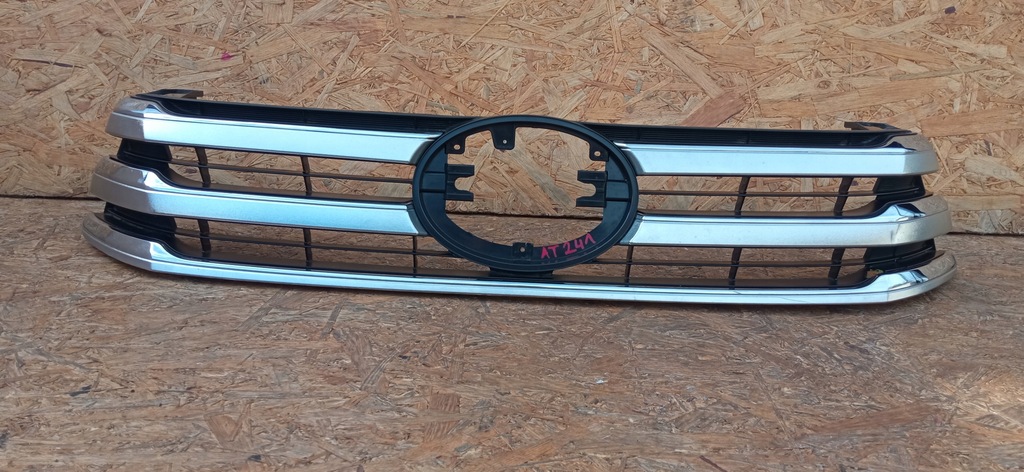 фото №1, Toyota hilux 15- решітка радіатора решітка радіатора бампера передній 53111-0k720