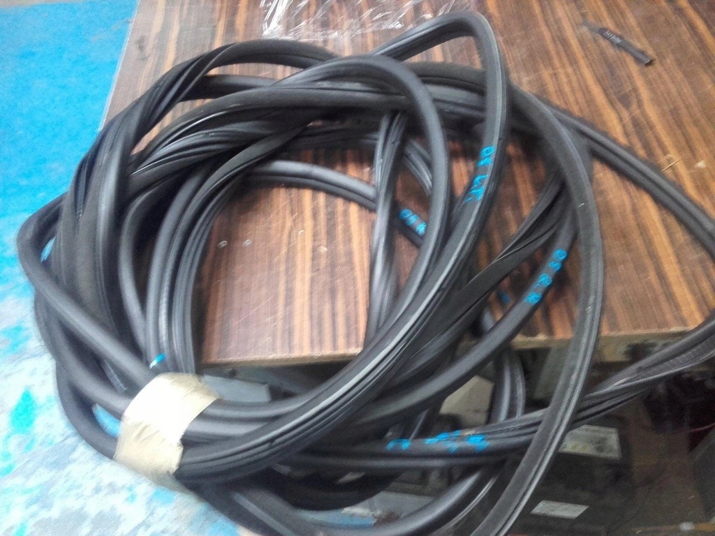 фото №1, Ds5 прокладка кузовна двері lub кришки