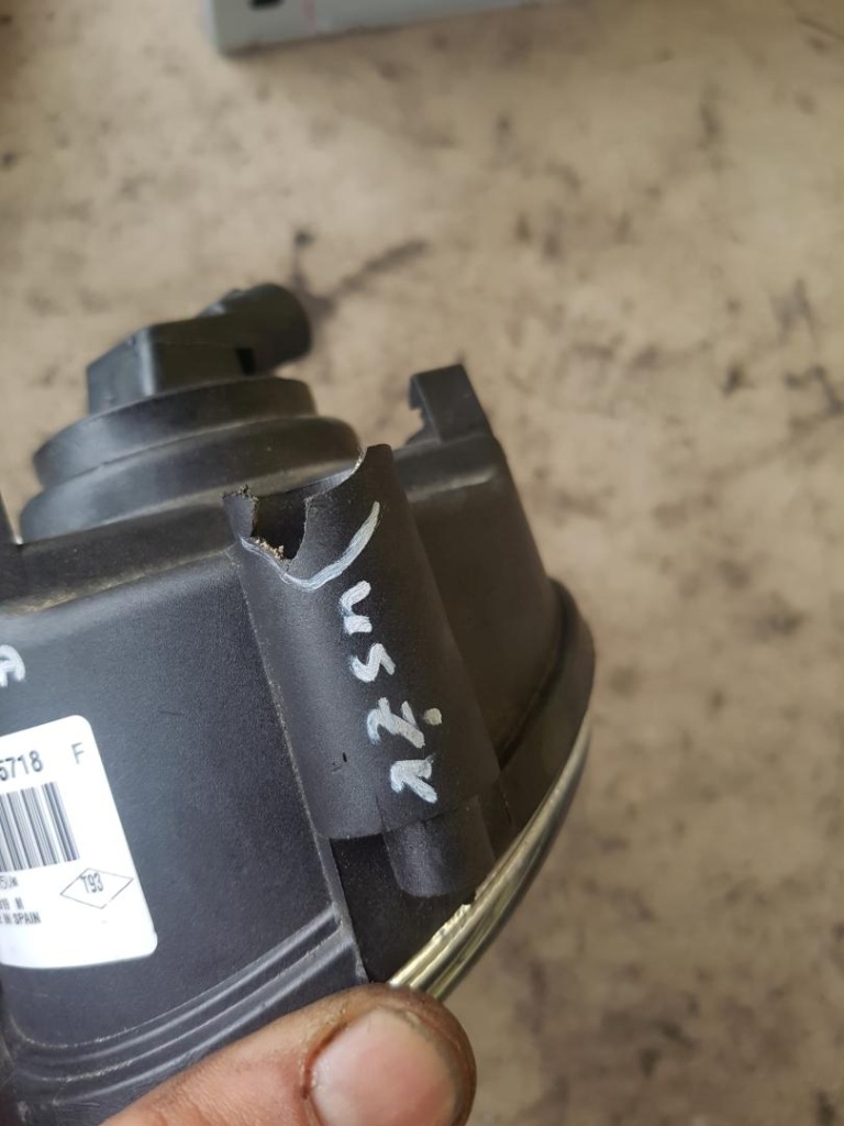 фото №4, Противотуманная фара renault trafic ii 7701045718f