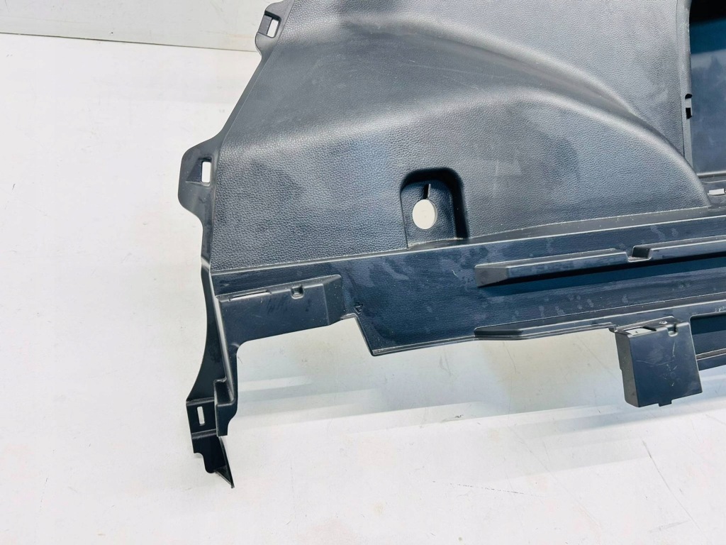 фото №7, Rav4 v обшивка обивка багажника правый kompletny