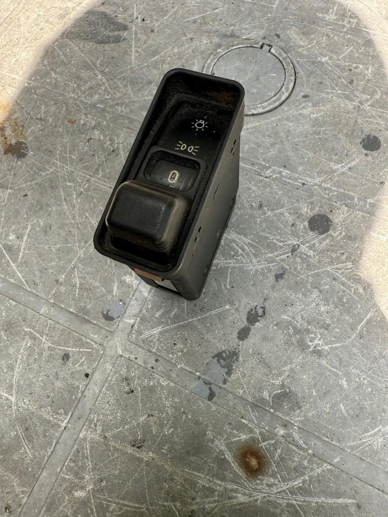 фото №1, 8110497 вимикач світла bmw 5 e34