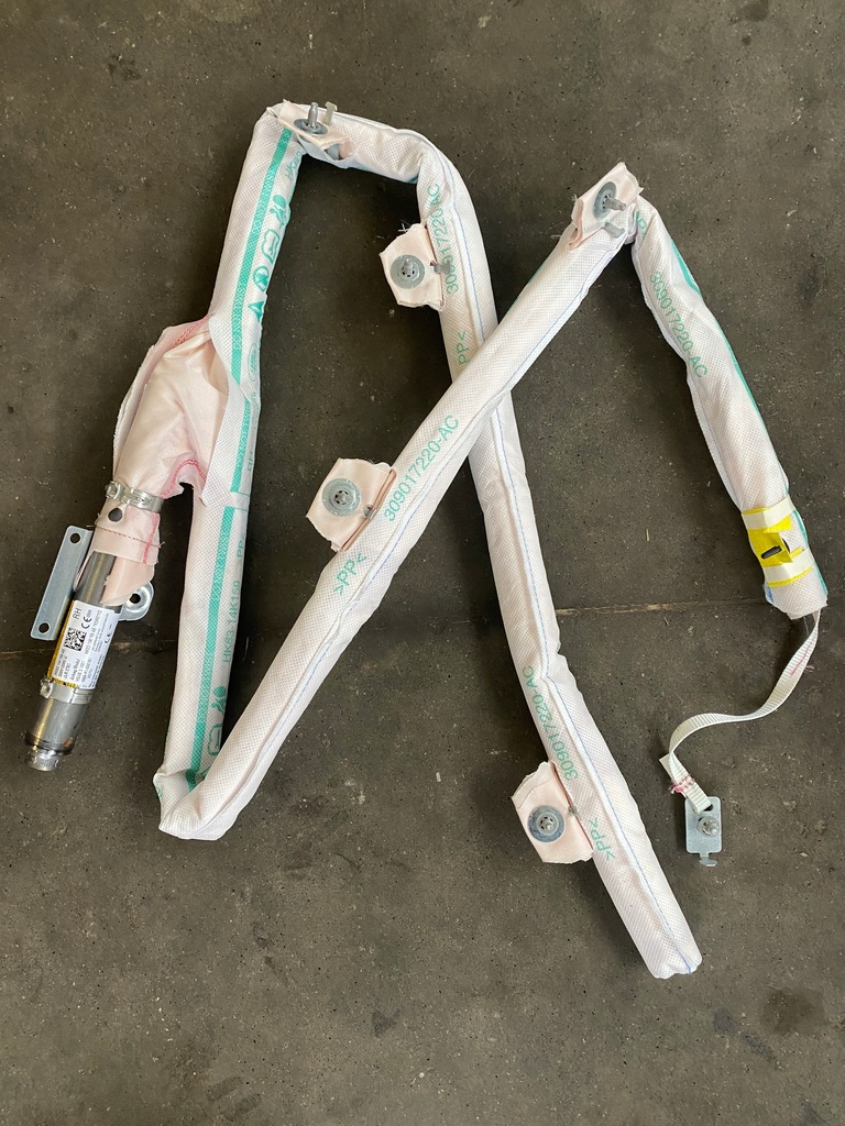 фото №1, Range rover velar l560 шторка безпеки права оригінал