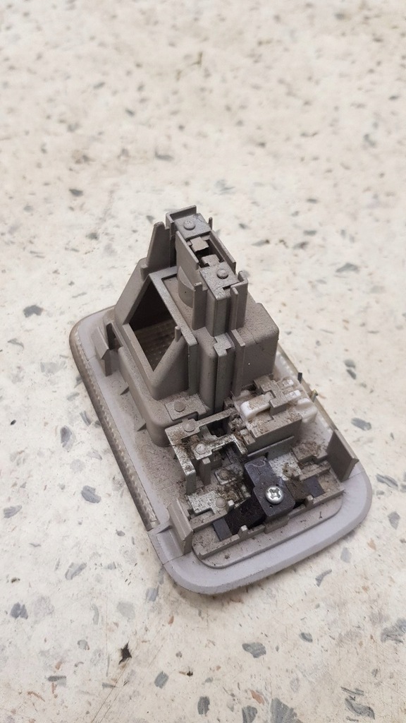 фото №2, Лампа освітлення салону subaru legacy iv lift