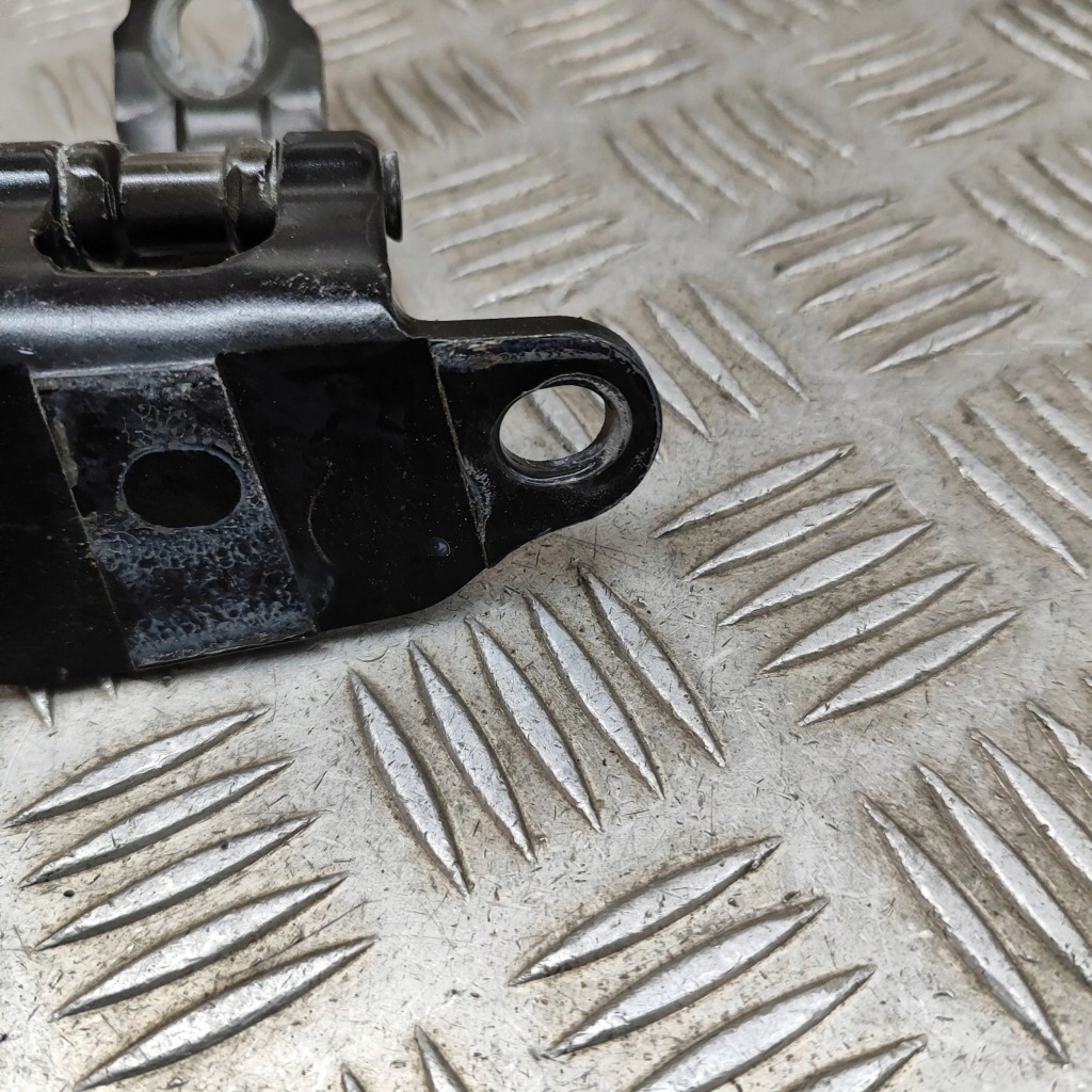 Lexus ux 2019 права сторона петля верхній двері передніх Недорого