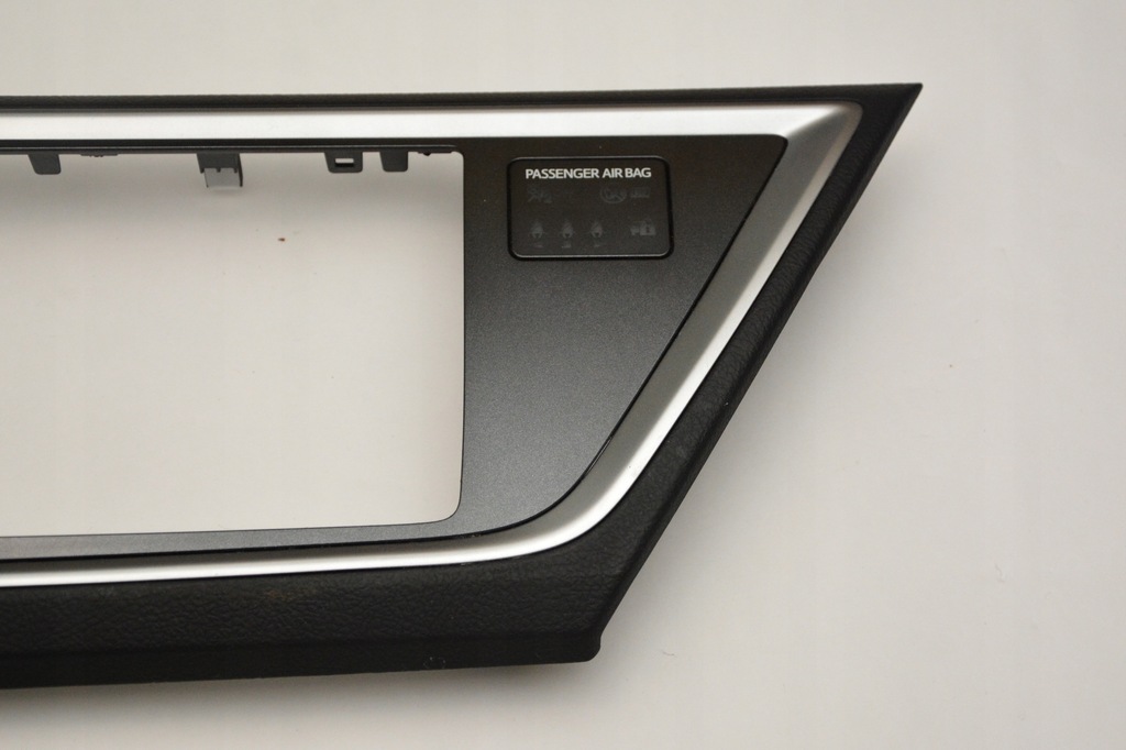 фото №5, Рамка заглушка радио toyota auris ii 13-2015r