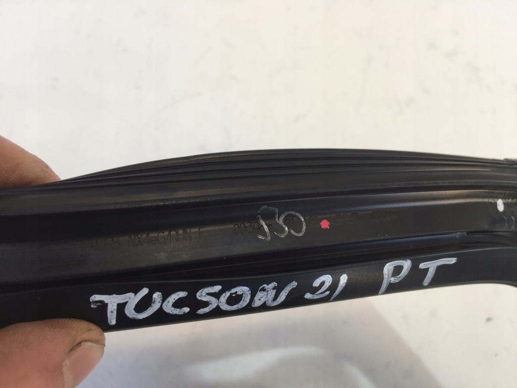 фото №2, Hyundai tucson iv 2021 прокладка рамка двері задня p