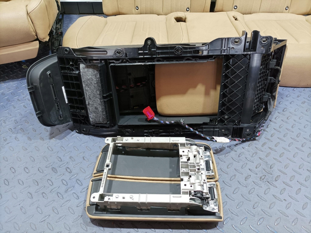 фото №8, Audi a8 d5 long сиденья заднее сиденье обшивки сиденье комплект кожа saiga бежевый