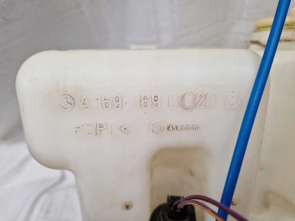 фото №1, Бачок омывателя a1698690020 mercedes w169 a-klasa