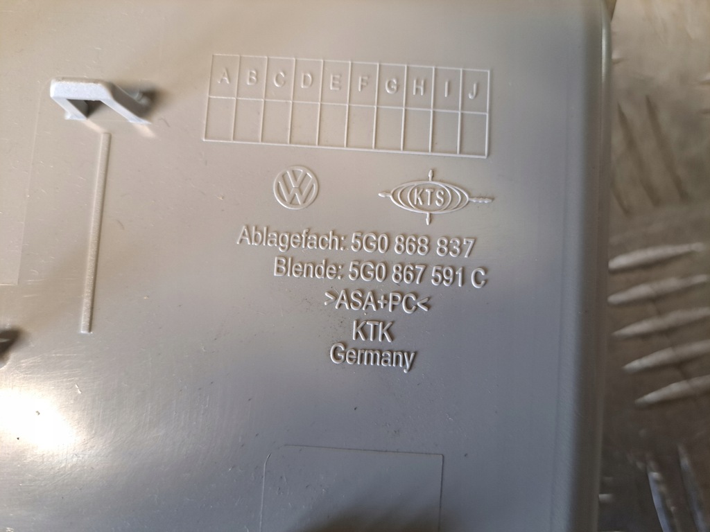 фото №7, Vw touran 3 5ta лампа стельовий