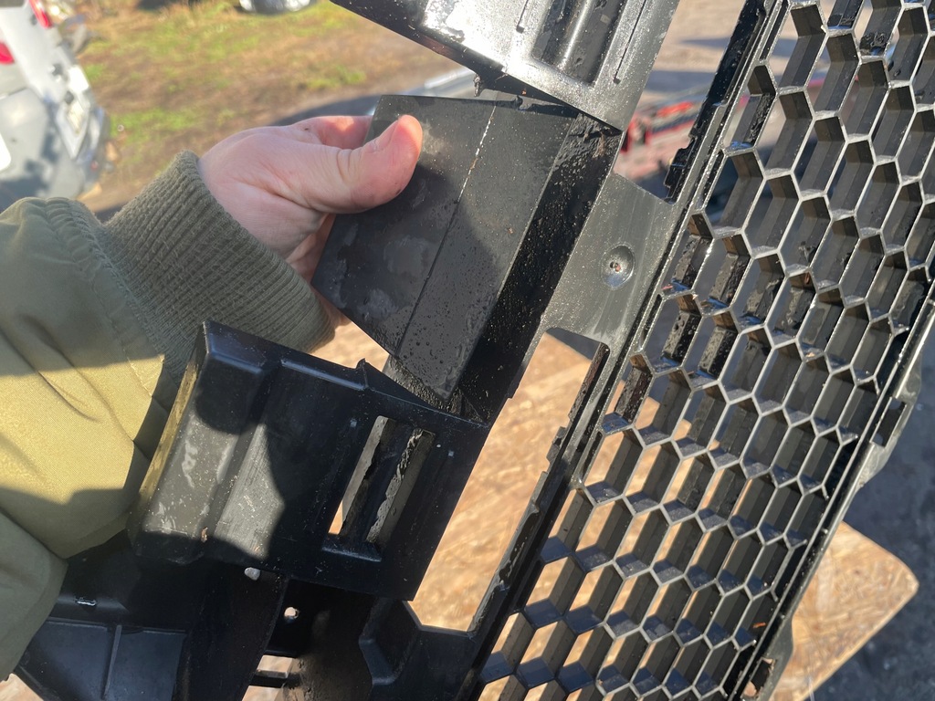 фото №10, Dacia sandero stepway ii 2012- решітка бампера передній