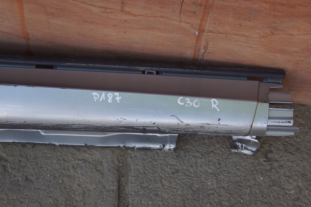 фото №6, Порог молдинг порог правая volvo c30 r-design