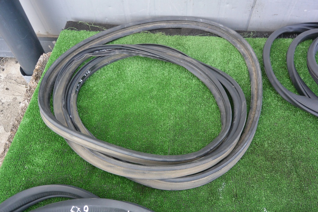 фото №5, Mazda cx9 прокладка двері багажника