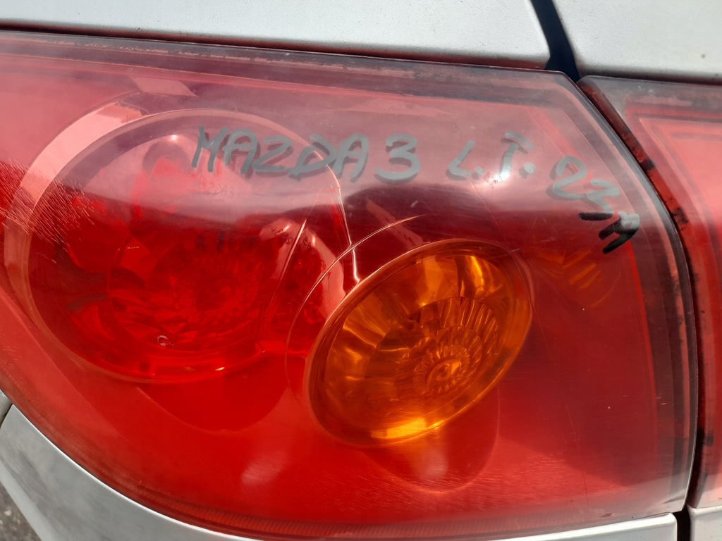 фото №9, Mazda 3 лампа лівий задня ліва задня крила крила