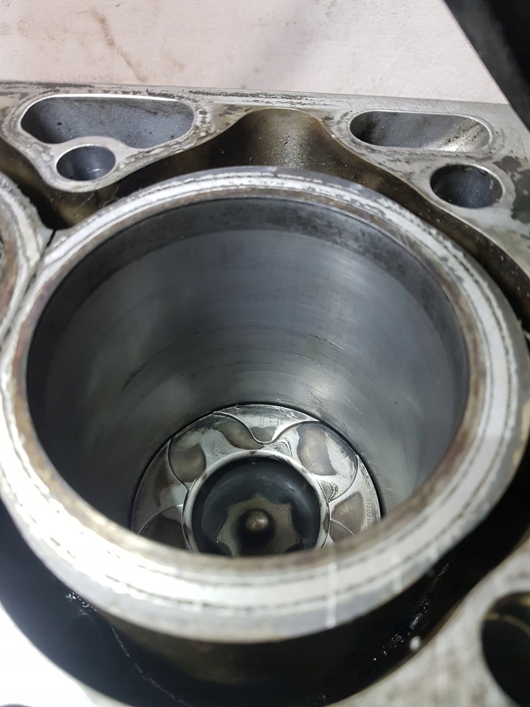 фото №12, Dół двигуна volvo v70 xc60 xc70 s60 s80 2.4d d5244t15 181km