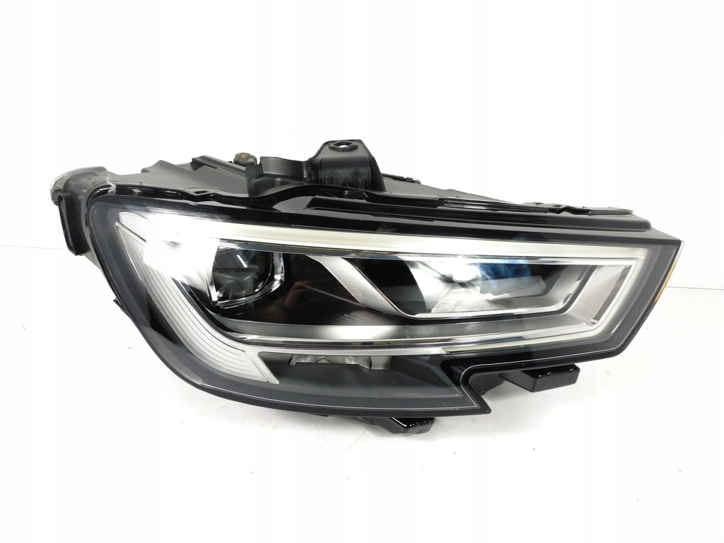 фото №1, Audi a3 8v lift full led лампа права комплектна