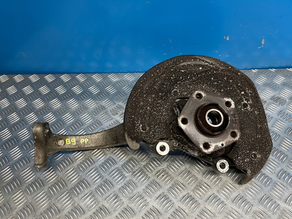 фото №1, Audi a4 b9 поворотный кулак правый перед передняя