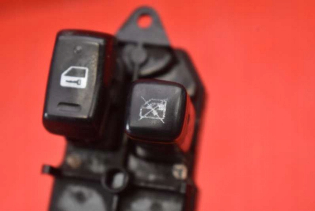 фото №12, Панель управление окон eu 84040-44030 toyota avensis verso 01-03