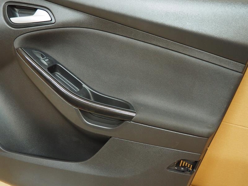Оббивка двері правий перед ford focus mk3 Ціна
