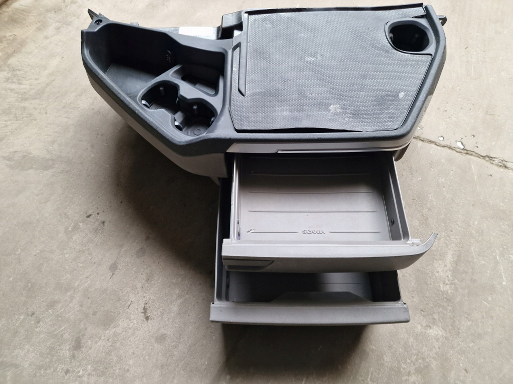 фото №1, Консоль приборная панель полка ящик scania r s ntg ngs 2083702