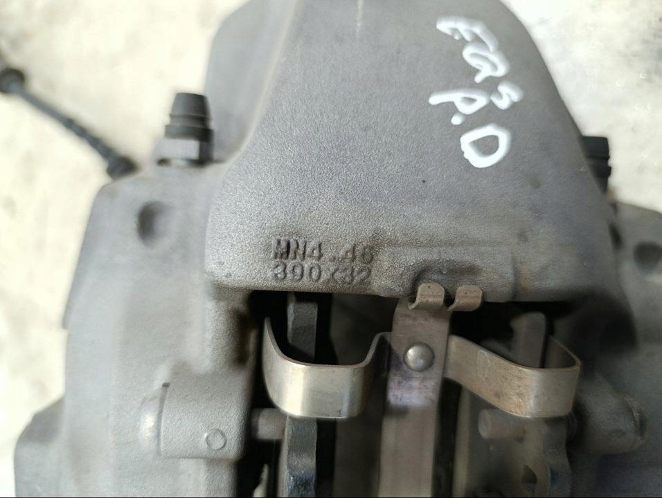 Купити Супорт гальма mercedes-benz eqs 2022 з передній po правої