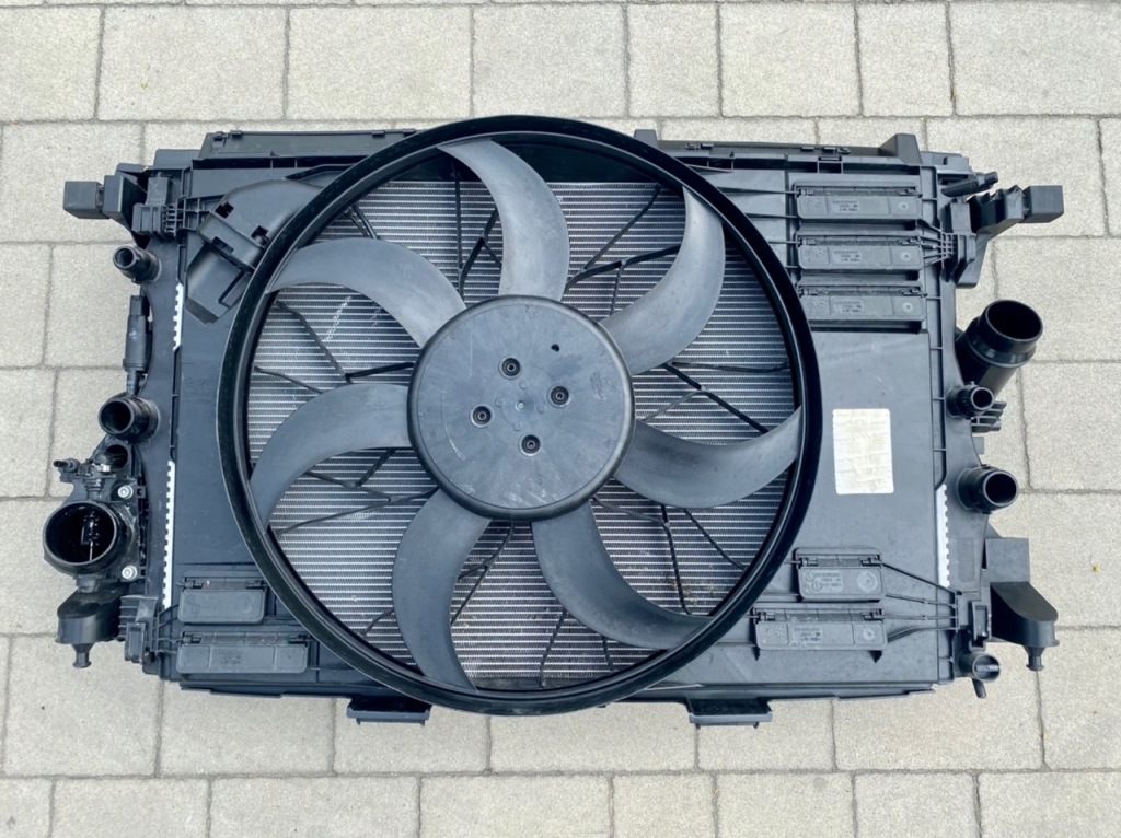 фото №1, Mercedes w177 w247 w118 комплект радиатор вентилятор