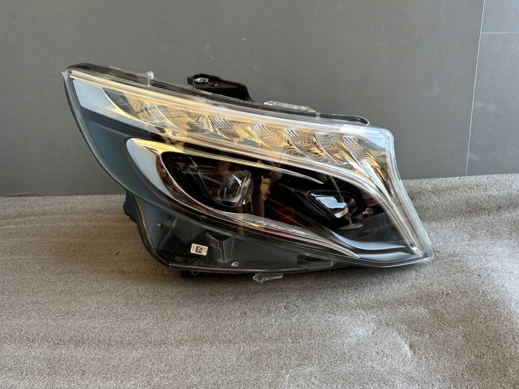 Купити Mercedes рестайлінг  фара права full led a4479063301....