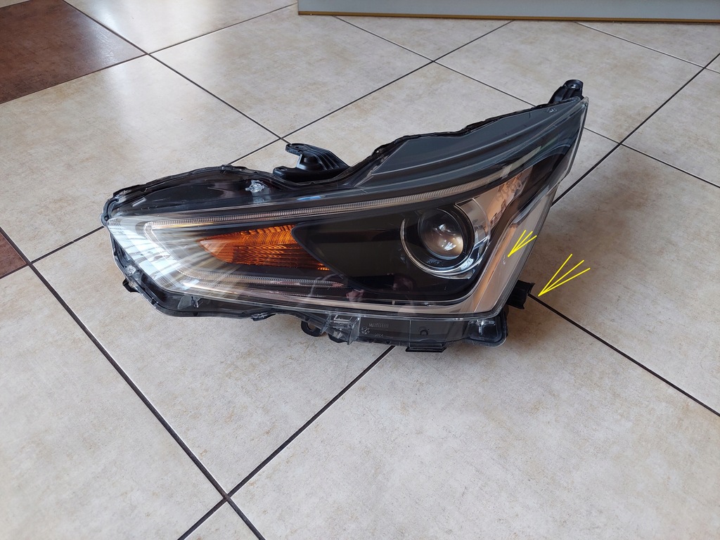 фото №1, Левая - линза - led - toyota aygo ii - lift