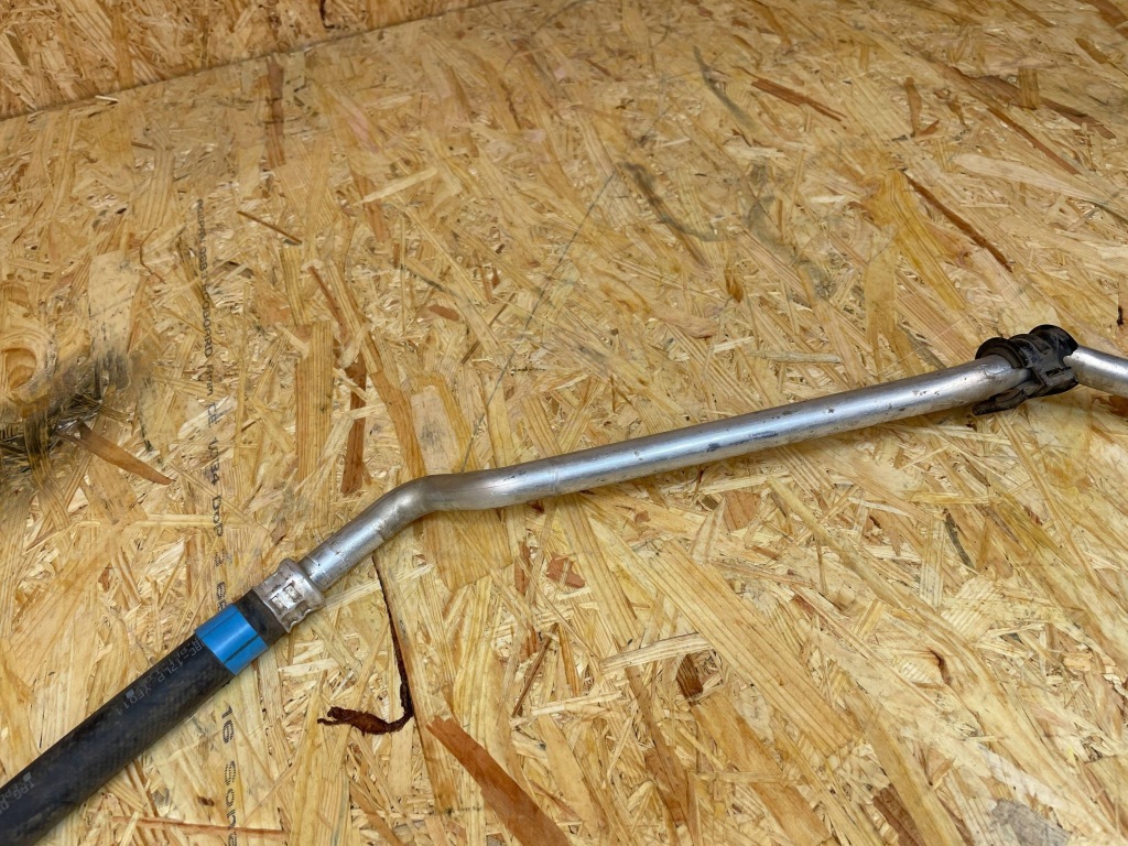 фото №4, Wąż трубка шланг кондиціонера toyota hilux viii 88704-0kf60 2.4d 2015-